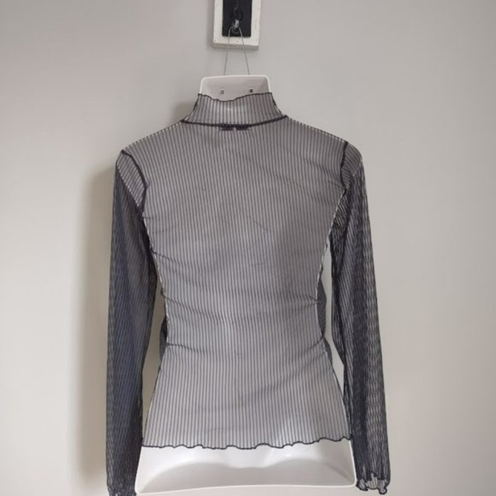 Oak + Fort Gray Sheer Wavy Lettuce Hem Highneck Blouse OS - Picture 9 of 11